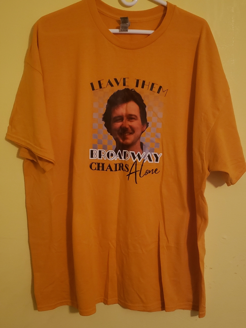 Gildan Morgan Wallen Graphic Tee 'Leave Them Broadway Chairs Alone'